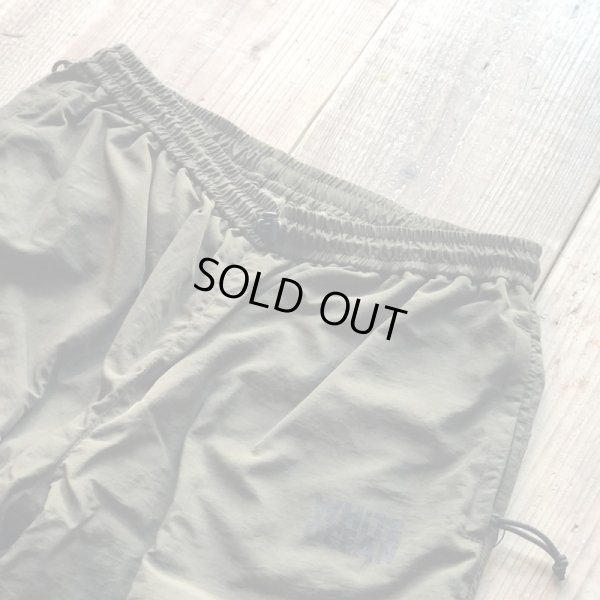 画像2: 【MAGIC NUMBER/マジックナンバー】WHITE OCEAN REVERSIBLE SPORTS PANTS/OLIVE