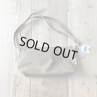 Wasabi / Stand Shoulder Pouch