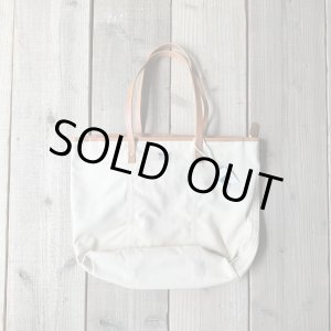 画像: Wasabi / Leather shoulder tote/cream/20L